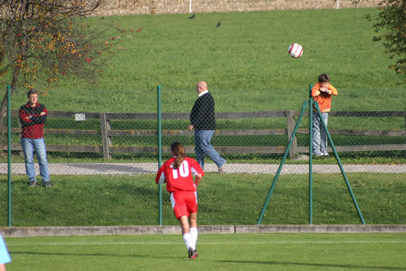 gal/08. Spieltag- SV Reischach-Rasen/2006-10-24 - SVR gg. Rasen-Antholz 100.jpg